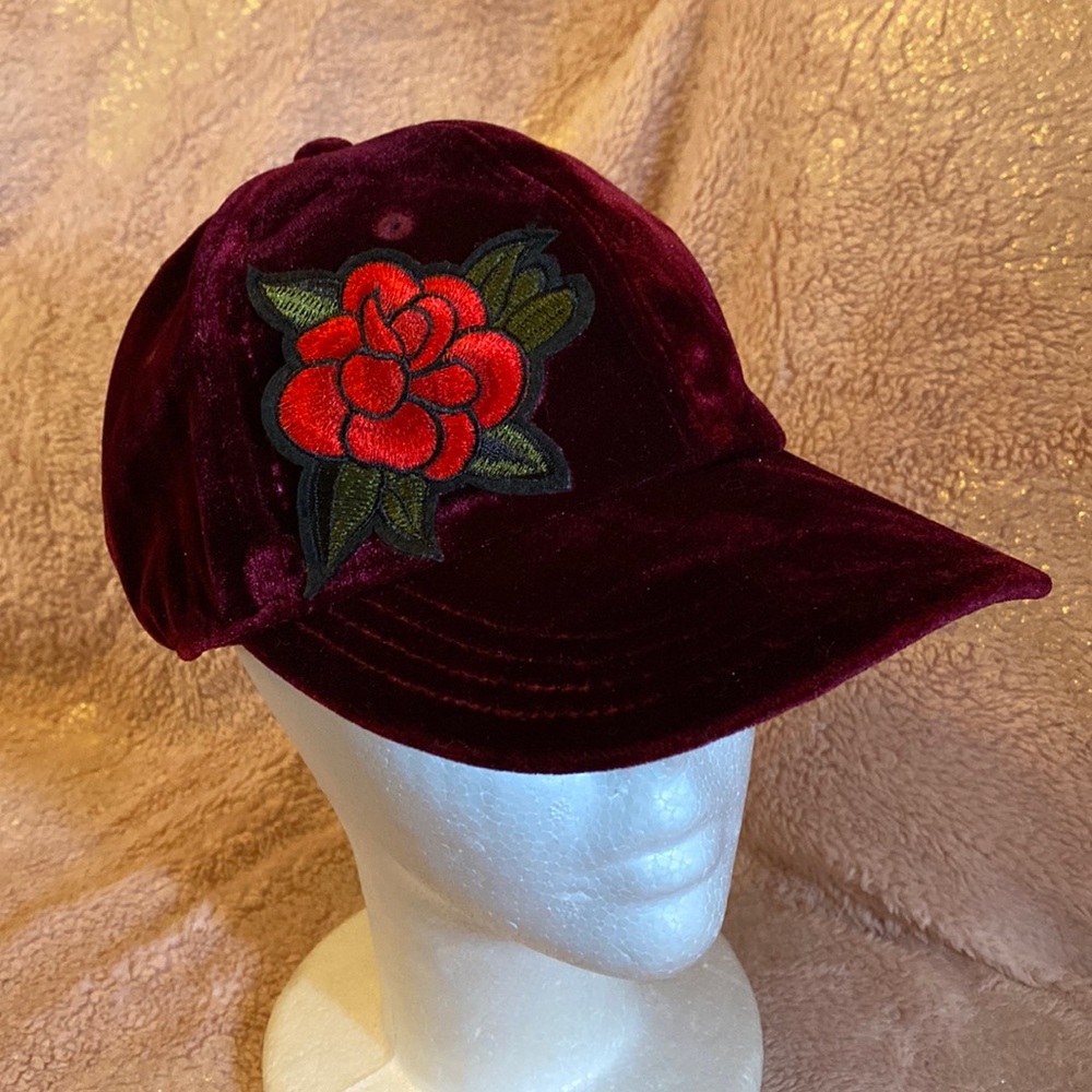 K baseball style hat velour in very good condition